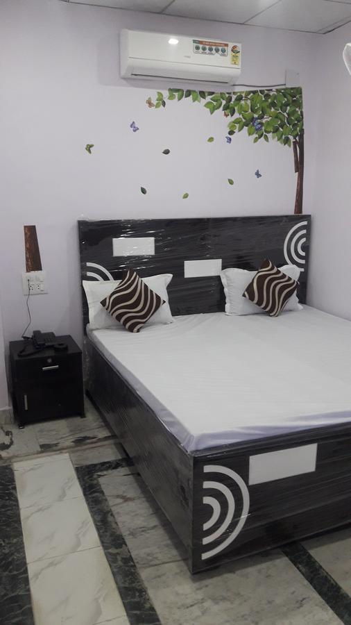 פארידבד Oyo Rajdhani Guest House מראה חיצוני תמונה