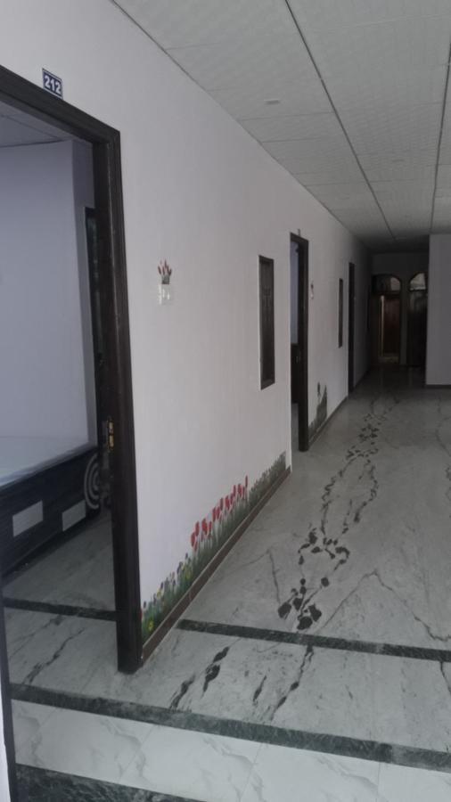 פארידבד Oyo Rajdhani Guest House מראה חיצוני תמונה